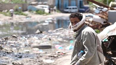 ازدهار تجارة الخردة في اليمن... تنقيب عن الرزق لمواجهة صعوبات العيش